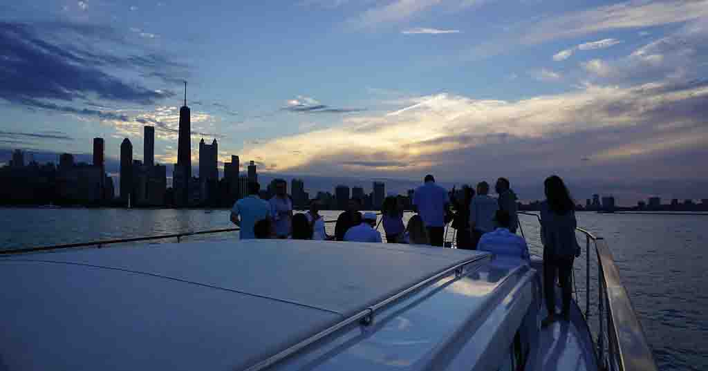 Chicago-late-night-boat-rides.jpg