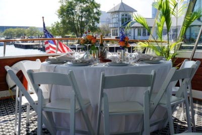Private-Yacht-Dining-on-Chicago-Private-Yacht-Rentals.jpg