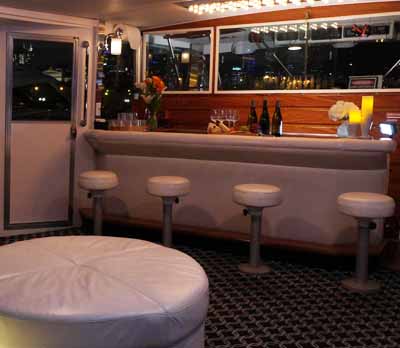 Chicago private yacht rental charter wet bar