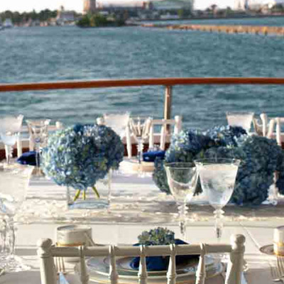 Chicago private yacht rental for private dinners and yacht dining