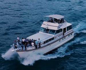 Chicagp private yacht rental for business events