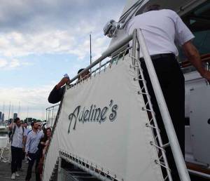 How much does it cost to rent a yacht in Chicago