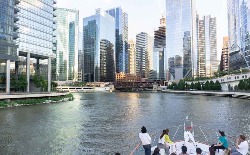 Luxury large boat rentals Chicago