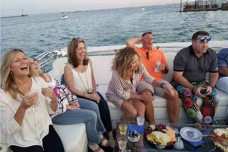 Chicago-Private-Yacht-Rentals-a-real-good-time-with-friends-charters.jpg
