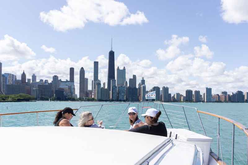 Chicago-Private-Yacht-Rentals-social-networking-charters.jpg