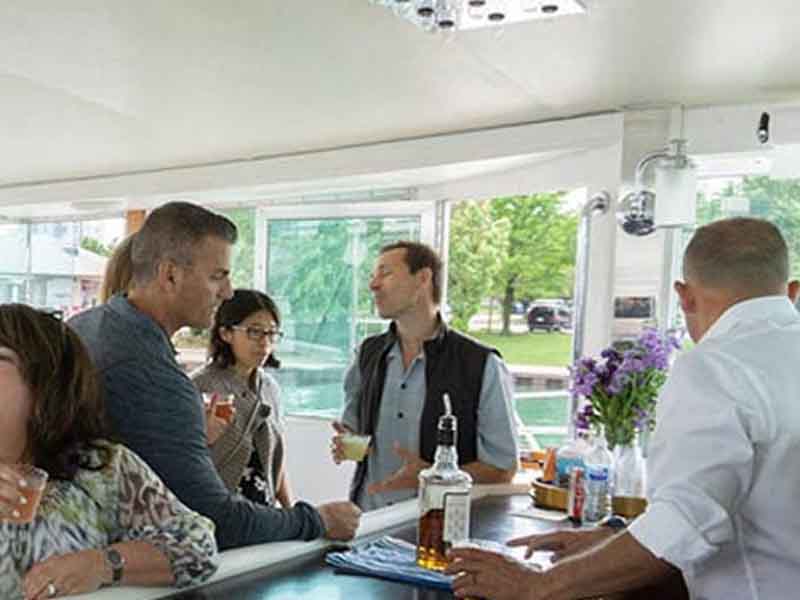 Chicago Private Yacht Rentals Bar and Beverage Services