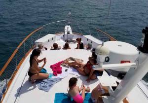 Chicago Private Yacht Rentals Priceless Pampered Private Yachting Experience