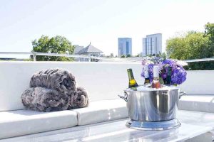 Chicago Private Yacht Rentals stylish wine tastings