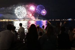 Chicago Private Yacht Rentals Navy Pier Fireworks charter