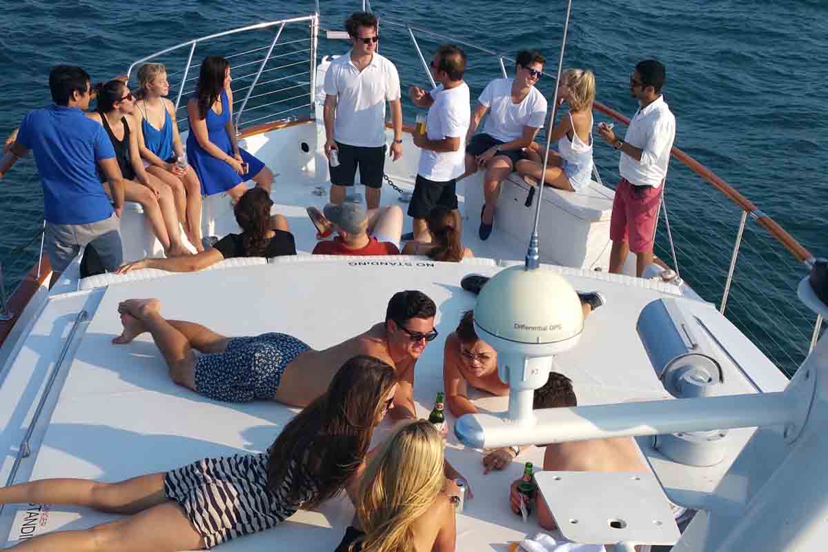 Chicago Private Yachts Rentals Celebrations Cruises and Special Occasions Charters