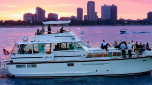 How much does it cost to rent a yacht in Chicago?