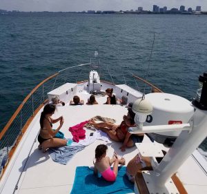 Highland Park Private Yacht Charter