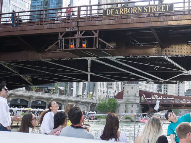 Outstanding Chicago River Cruise Yacht Rental